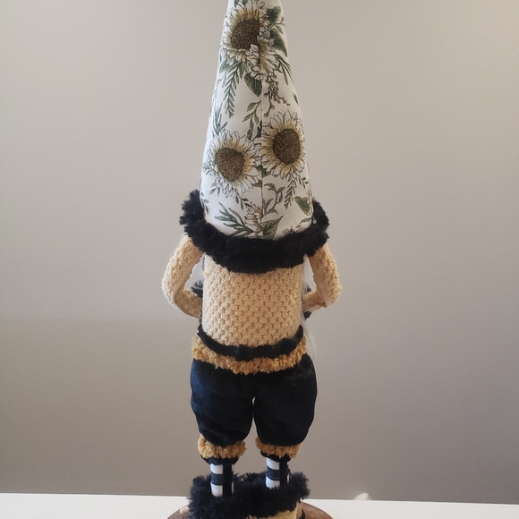 Bee Decor/ sunflower & bee gnome - Picture 13 of 13